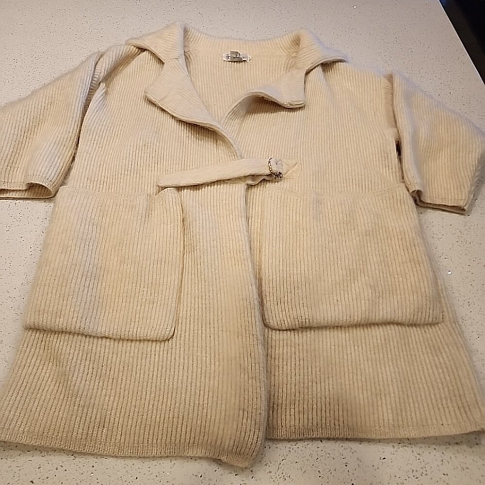 Diversity Womens Wool Blend Cardigan One Size Classic Vintage Staple Hong Kong